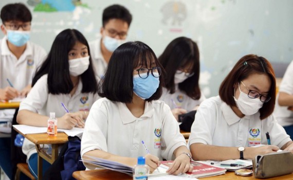 Thêm nhiều trường Hà Nội cho sinh viên, học sinh nghỉ, phun khử khuẩn xuyên đêm